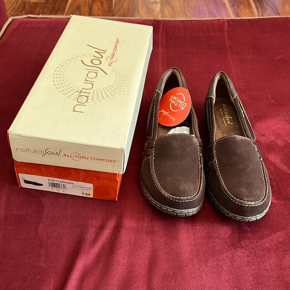 NWT Natural Soul Brown loafers (size 8)